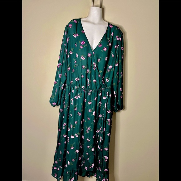 Beautiful Green Faux Wrap Floral Dress - Picture 1 of 1